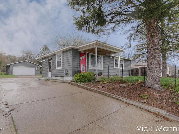 2nd image of 4975 W River Dr NE