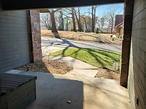 4th image of 2 Marina Cir N