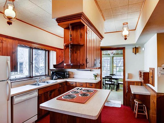 5th image of 167 Montrose Pl