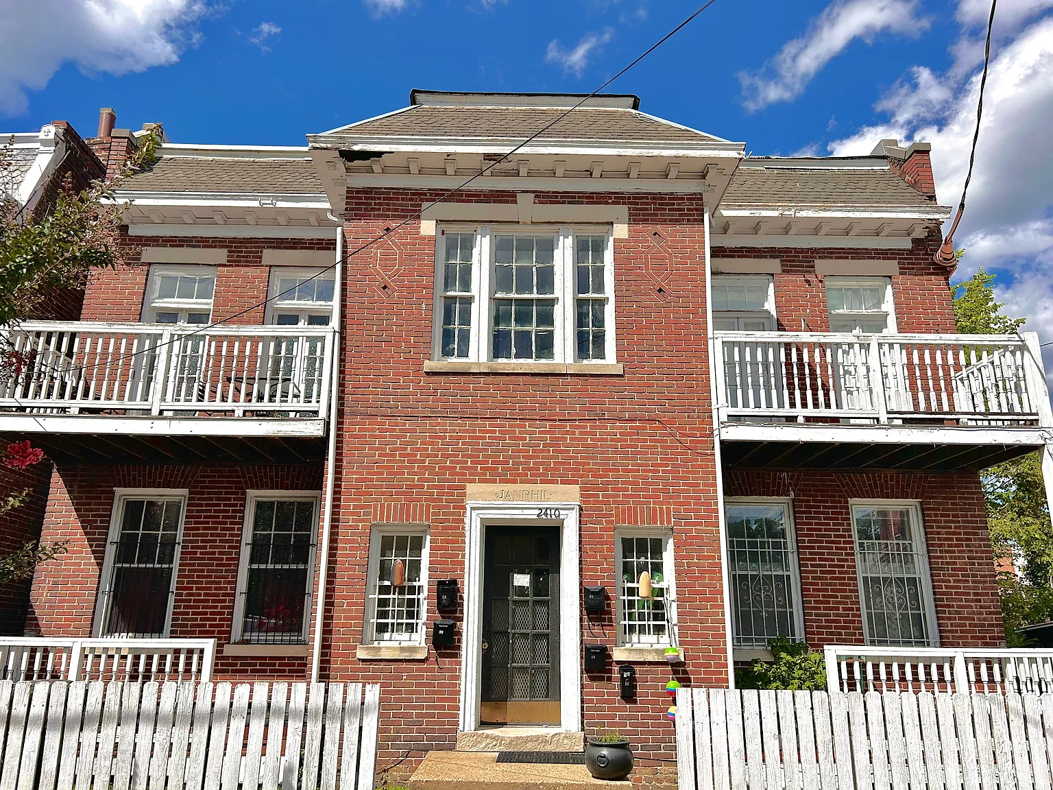 3 bed, 2500 sqft, $1,700 — Photo 1