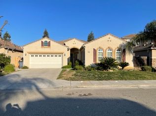 8634 N Richelle Ave, Fresno, CA 93720