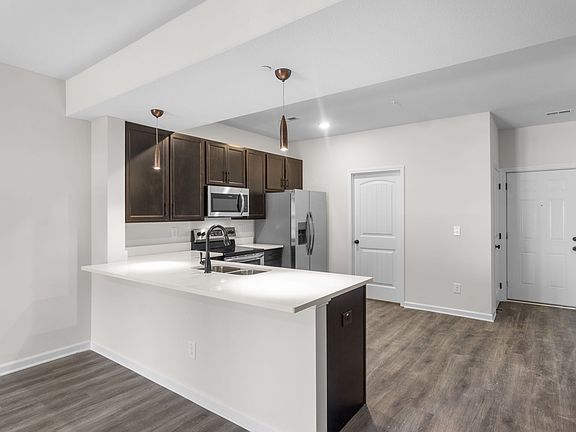 5th image of 229 E Johnson Cir Unit 103