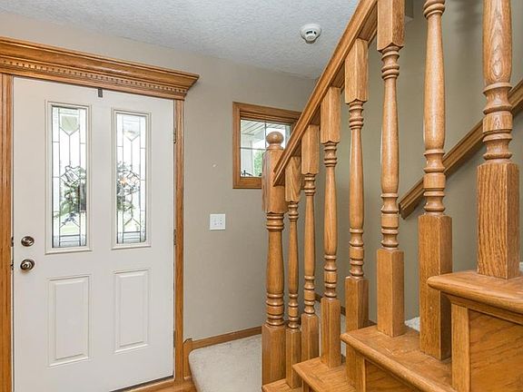2nd image of 1008 Rosewood Dr SW