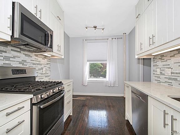 4th image of 472 Gramatan Avenue #DD3