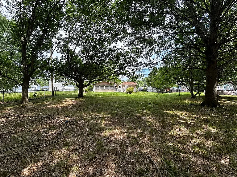 718 Falconer Rd — Photo 17