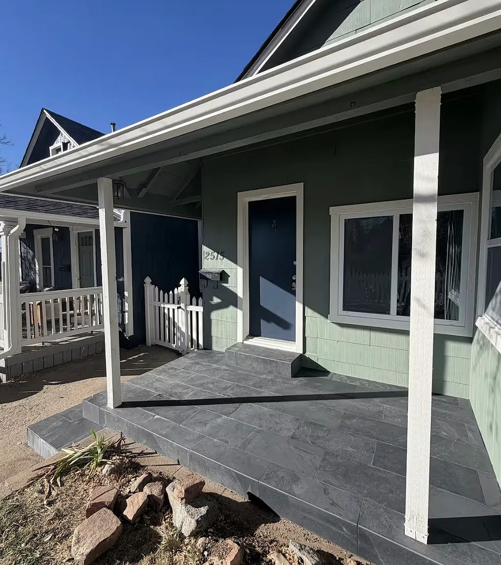 2 bed, 758 sqft, $2,600 — Photo 1