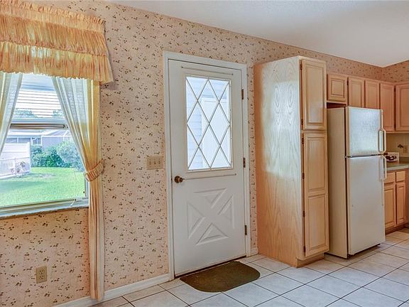 5th image of 1420 Lindsey Ln
