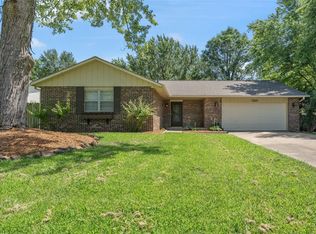 3115 E Cherokee Dr, Fayetteville, AR 72701