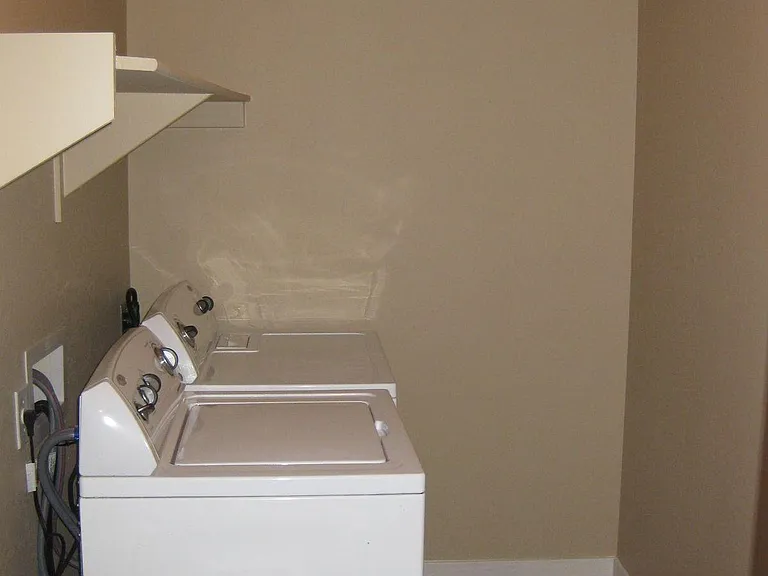 1147 E Cedar St — Photo 20