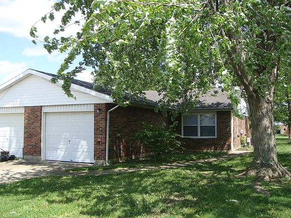 3rd image of 4912 Mercedes Dr