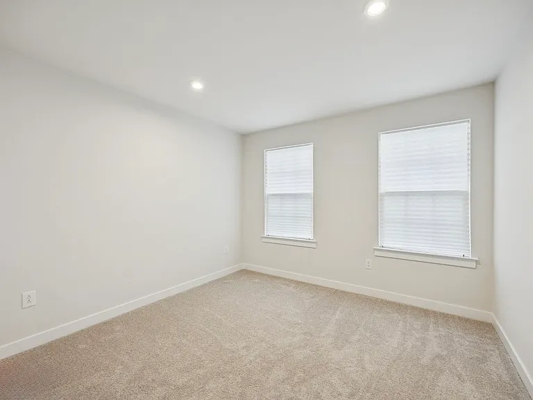 243 Chastain Dr — Photo 11