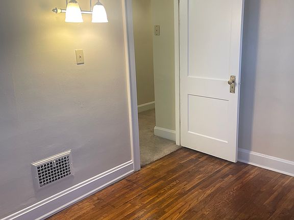 4th image of 870 Sheridan Ave