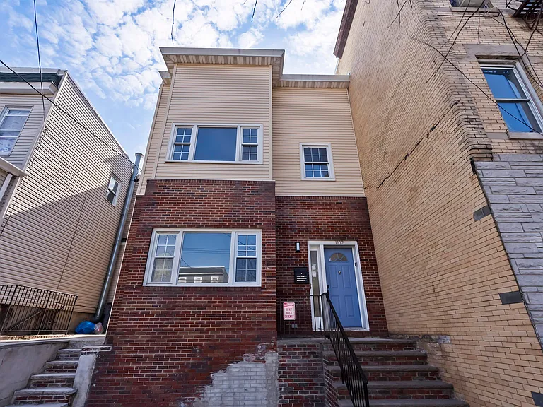 1102 Central Ave #1 — Photo 16