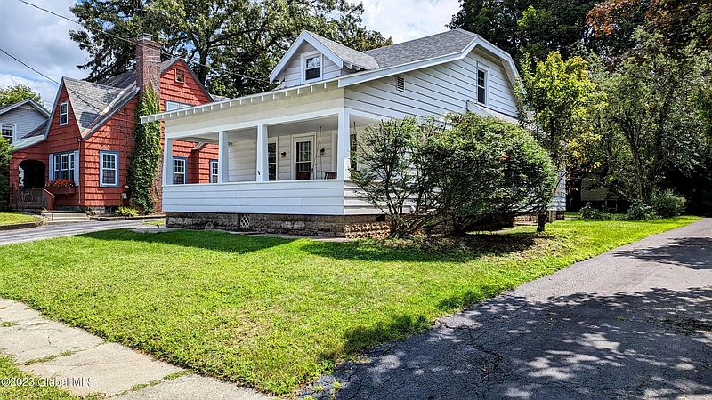 3rd image of 5 Lawton Avenue