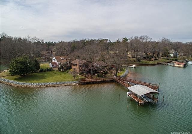 1st image of 124 Island Ln