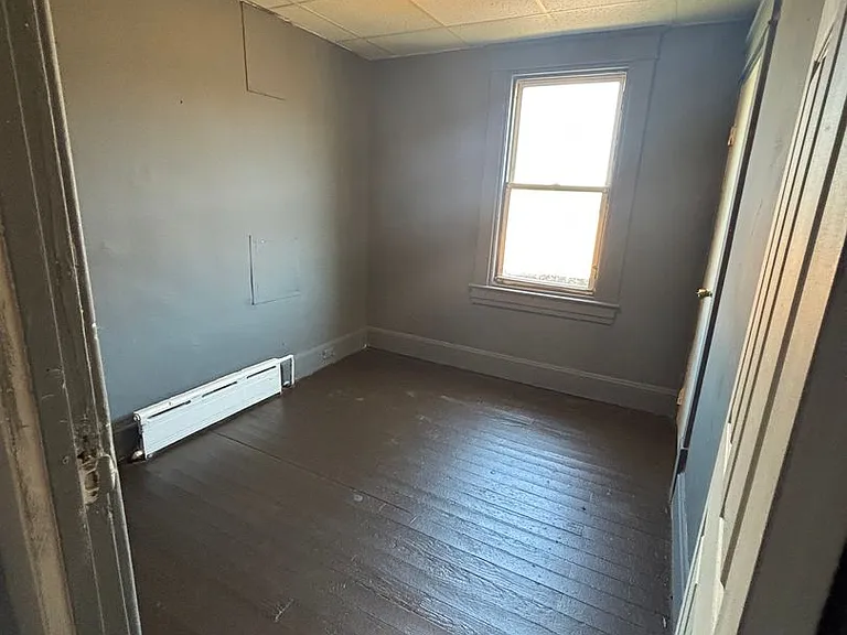 521-523 Dorothy Ave — Photo 10