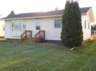 512 S Adam St, Northwood, ND 58267