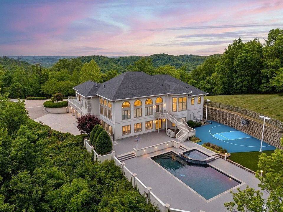 1st image of 720 Valhalla Ln