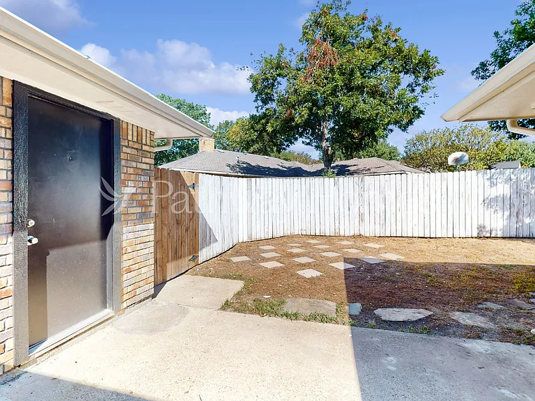 608 Westway Dr — Photo 17
