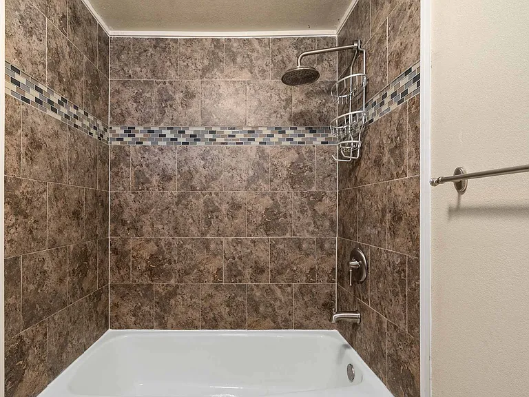 1032 Woodward Ave — Photo 18