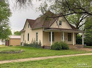 203 S 1st Ave, Minneapolis, KS 67467