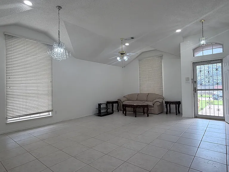 2207 Hickory Wood Trl — Photo 16