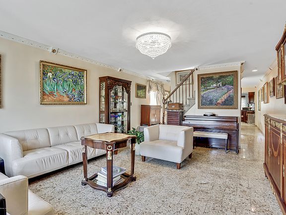 3rd image of 74 Salamander Ct