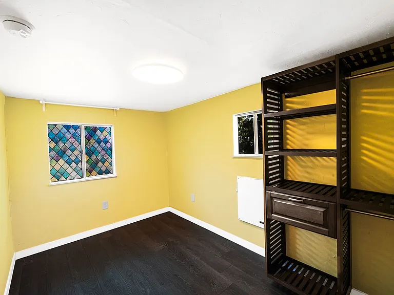 3041 Valle Ave — Photo 5