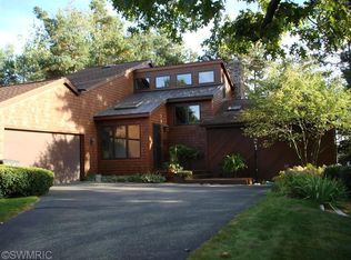 5670 Arroyo Vista Dr NE, Rockford, MI
