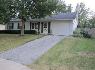 3727 N Pine Dr NE, Cedar Rapids, IA 52402