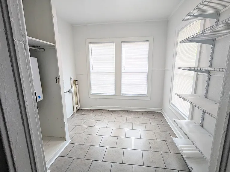2224 Magnolia St — Photo 5