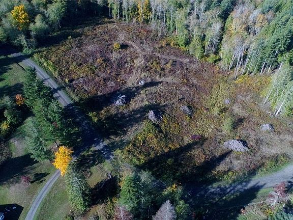 2nd image of 19522 Abbey Ln SE