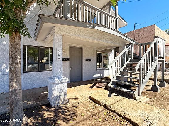 3rd image of 211 S LATHAM Boulevard
