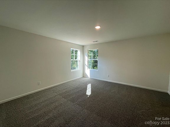 5th image of 975 General Hoke Dr