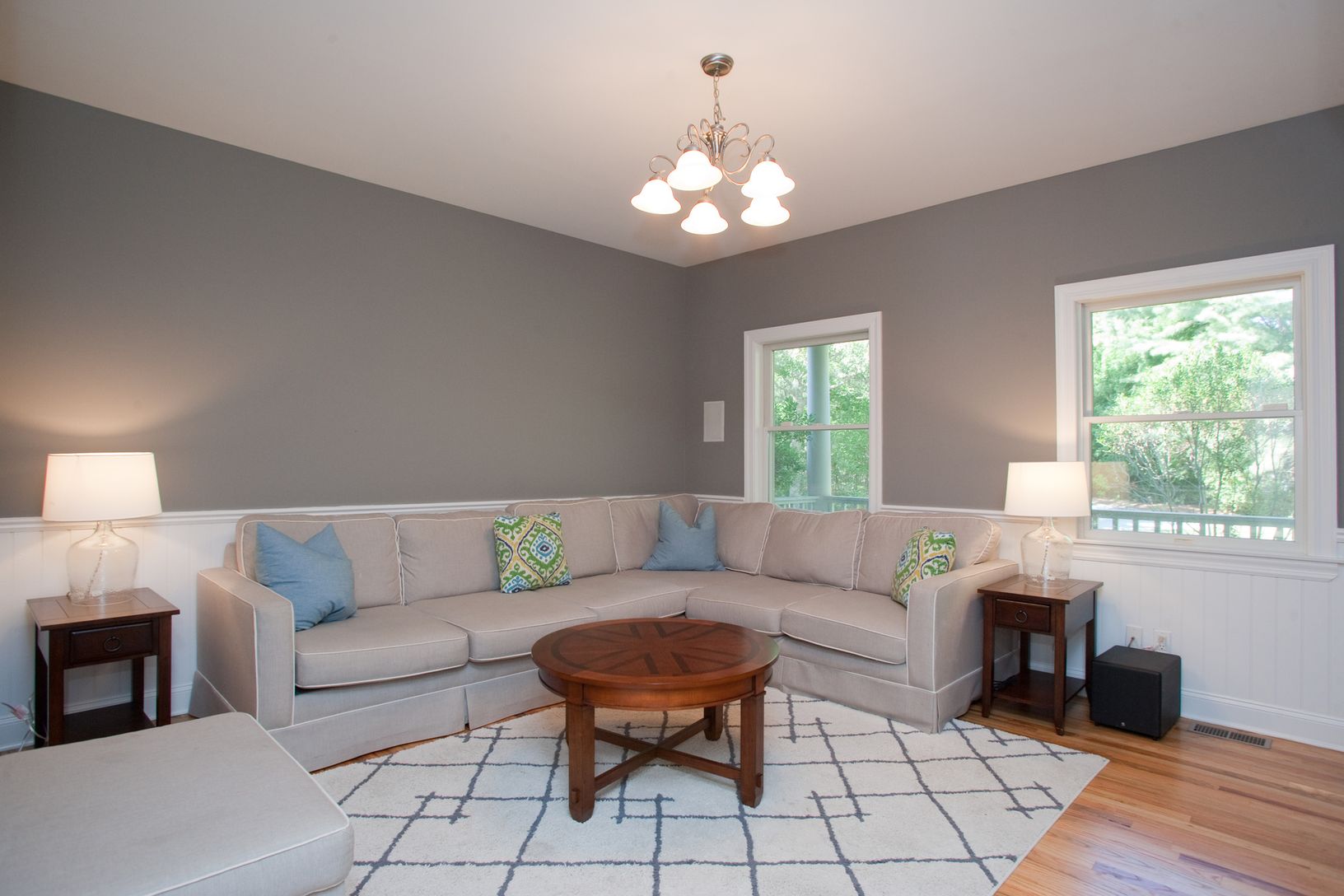 SURROUND SOUND MEDIA ROOM