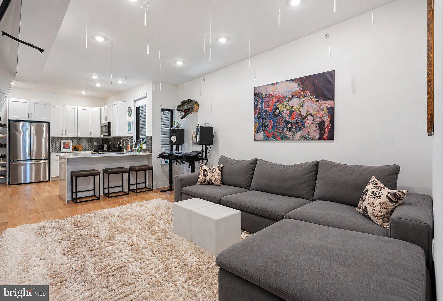 2 bed, 2.0 bath, 1000 sqft, $2,450 — Photo 3