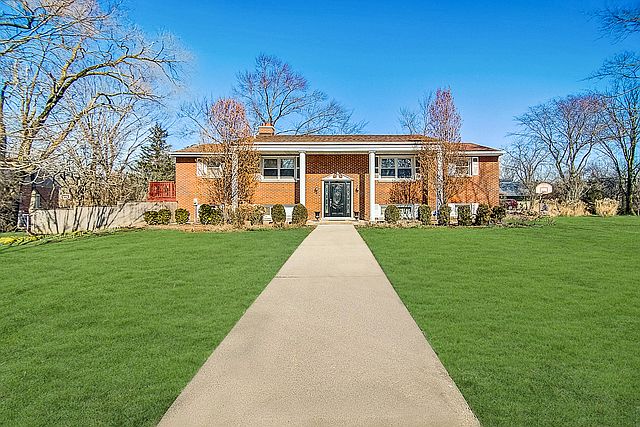 1st image of 41 Red Oak Ln