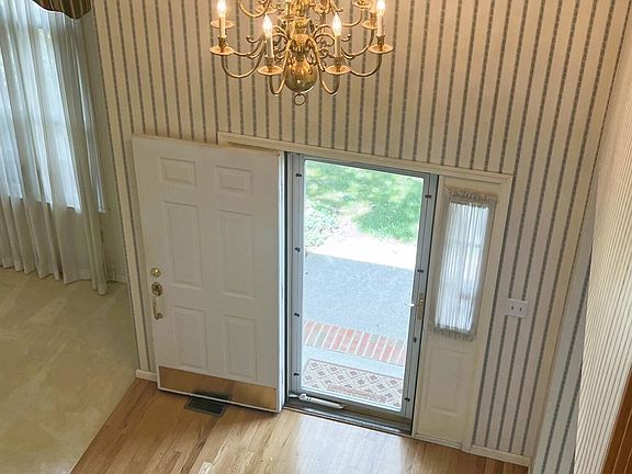 2nd image of 136 Grande Woodlands Way
