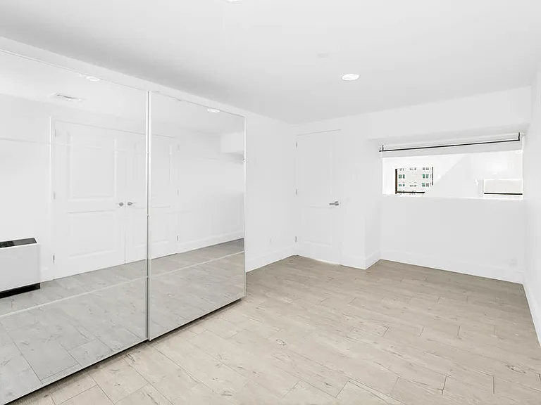 20 West St #18B — Photo 25