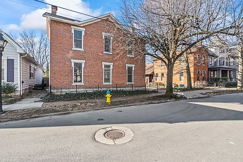 80 Green St Photo 1