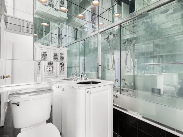 150 East 69th Street image 9 of 12