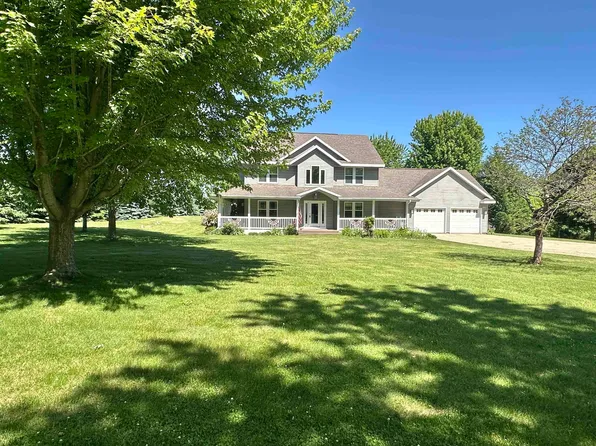 N9026 Hickory Point Rd, Beaver Dam, WI 53916