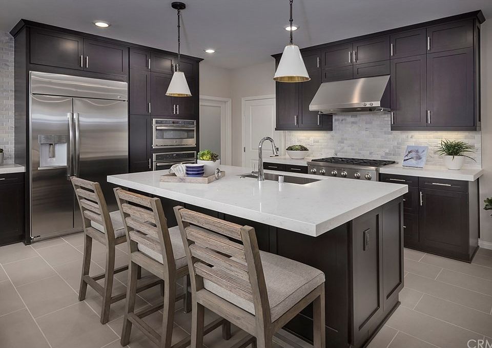 2nd image of 85 Jarano St