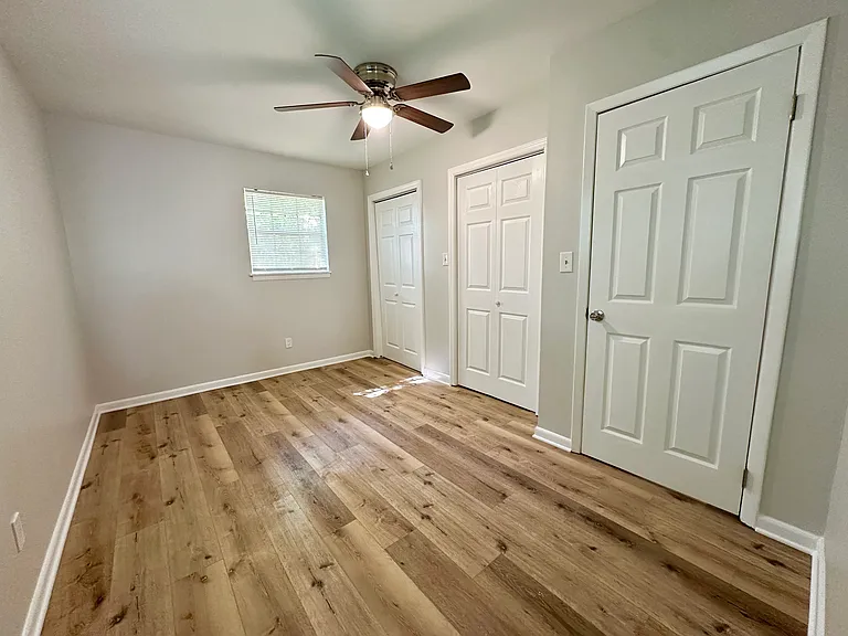 4359 Oak St — Photo 10