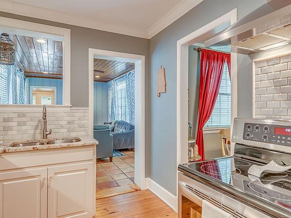 4th image of 3355 Dartmouth Cir