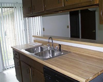 3rd image of 4748 Kenilwood Ave