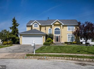 13 Granite Ct, Sicklerville, NJ 08081