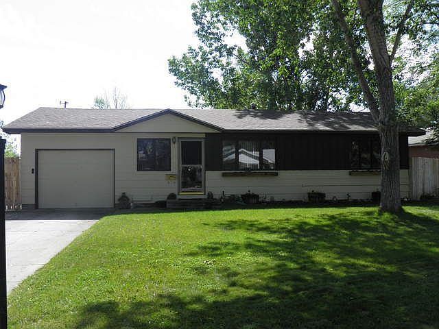 1st image of 821 Rose Marie Dr