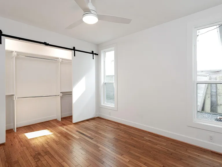 1834 Norcrest Dr — Photo 10