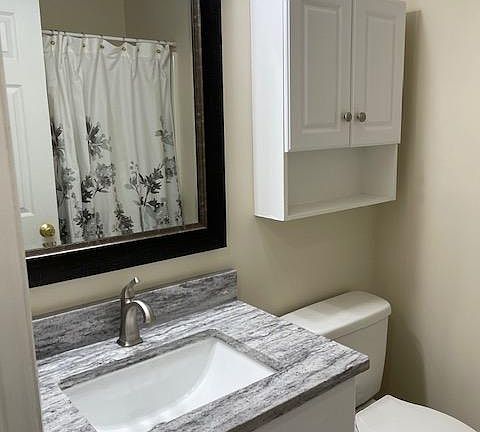4th image of 724 Ivy Glen Dr #724